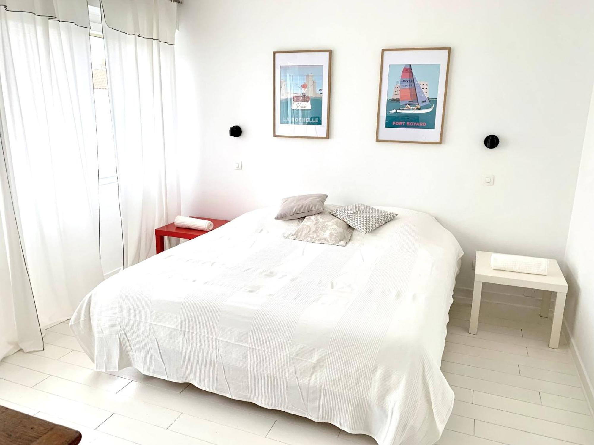 Maison Centre Ville Avec Jardin , Terrasse, Et Garage Velos ลาโรแชล ภายนอก รูปภาพ