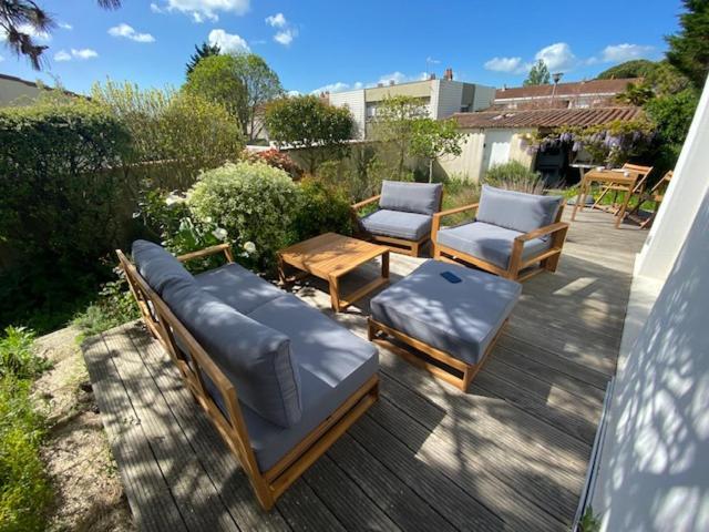 Maison Centre Ville Avec Jardin , Terrasse, Et Garage Velos ลาโรแชล ภายนอก รูปภาพ